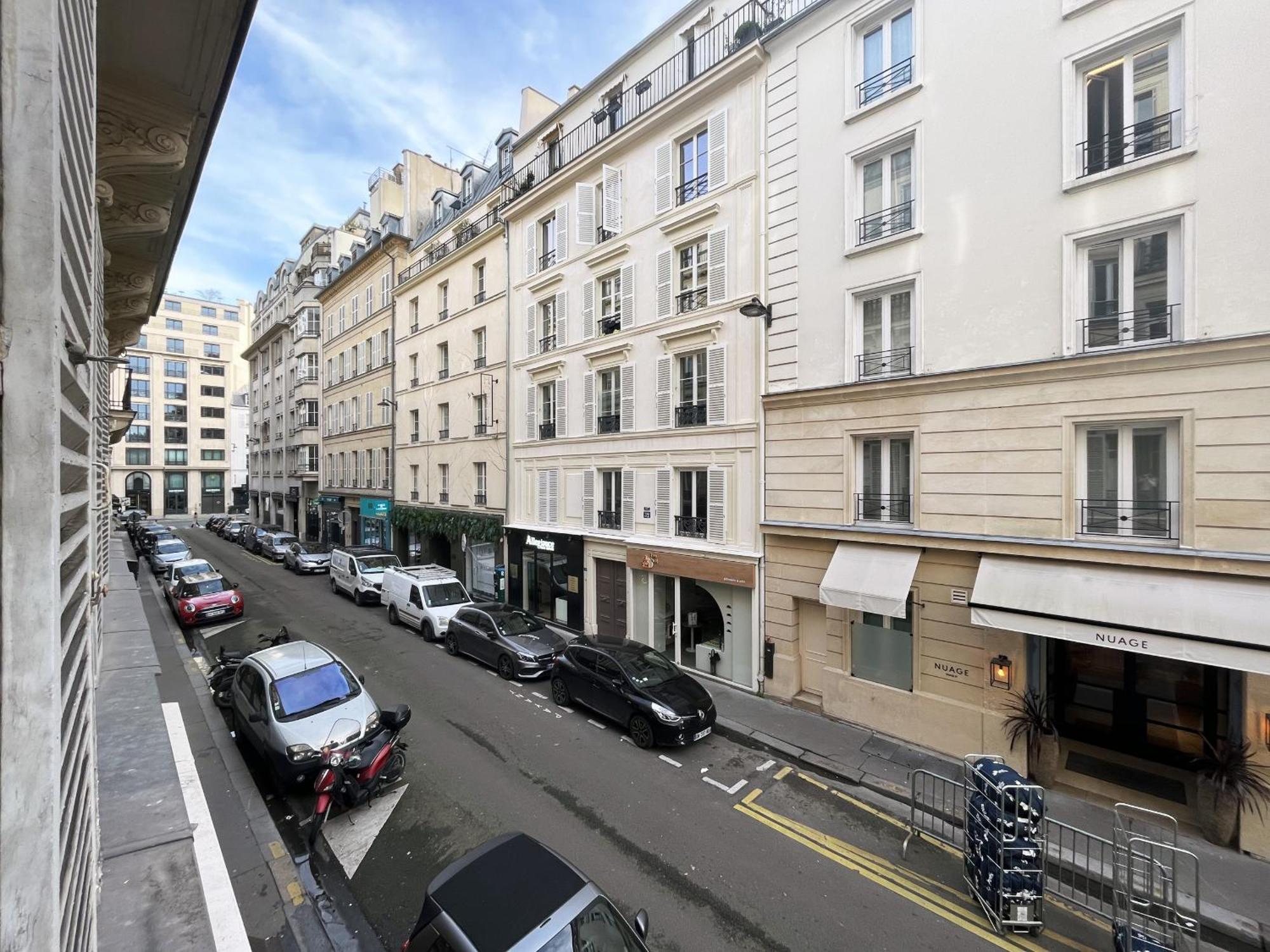 64-Luxury Flat Champs Elysees Париж Экстерьер фото